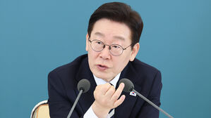 이 대통령 "지역 혜택 위한 관광 산업 대전환&hellip;바가지 뿌리 뽑아야"