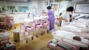 4년 만에 '0.8명대' 회복&hellip;"결혼&middot;출산 인식 바뀌어"