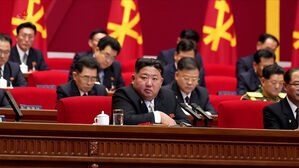 김정은 "핵무기 늘리고 수중발사 ICBM&middot;위성공격 특수자산 개발"