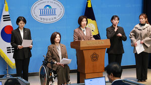 장동혁 "이 대통령, '오염물 코로나 백신' 정은경 경질해야"