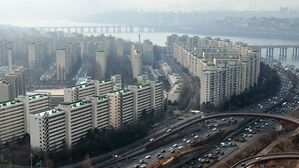 강남&middot;용산 집값 2년 만에 꺾였다&hellip;주변 확산하나?