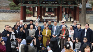 전주서 마주한 조선시대 전통한옥&hellip;각국 대사들 "굉장하네요"