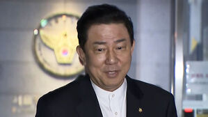 이틀째 조사서도 혐의 대부분 부인&hellip;신병처리 검토