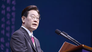 이 대통령 "국제 규범, 힘의 논리에 위협..역사에서 교훈 찾아야"