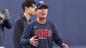 류지현 감독 "내일 선발 더닝&hellip;곽빈은 오늘 최대 3이닝 투구"