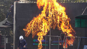 파키스탄 시위대, 미 영사관 습격&hellip;23명 사망