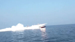 이란 "호르무즈 지나는 선박 모두 불태우겠다" 위협