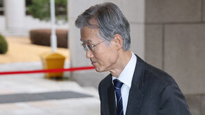 조희대 "갑작스러운 대변혁, 국민에 해 없는지 심사숙고 부탁"