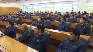 "싸게 고용하는 게 지역에 도움 되나"&hellip;외국인 채용 줄인다