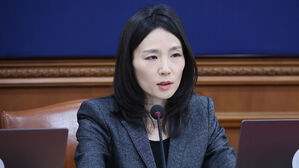 외교 2차관 "중동 항공편 취소에 귀국길 막혀&hellip;최적 방안 모색"