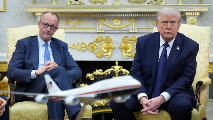 백악관에서 만난 트럼프 대통령과 메르츠 독일 총리(왼쪽)