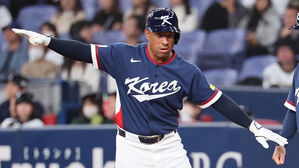 존스 "감독님 하트 세리머니에 감사&hellip;라커룸 분위기 좋아"