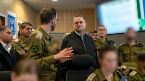 이스라엘 국방 "이란 반정부 시위 등 상황 변화로 공격 당겨져"