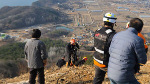 패러글라이딩 활공장서 50대 추락해 중상&hellip;생명에는 지장 없어