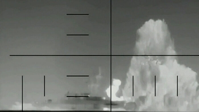 미국 잠수함 어뢰로 이란 전함 격침