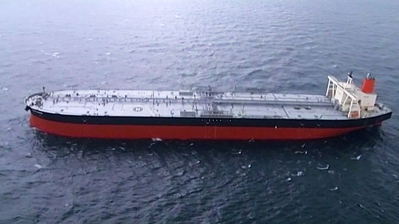 호르무즈 봉쇄 직전 탈출한 유조선