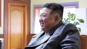 [한반도 포커스] 김정은 때리면 핵 쏜다는 북한&hellip;담배 피우며 여유?