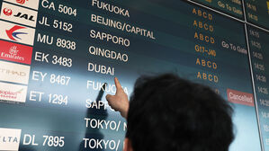 "약 떨어져가는데 직항만 뚝"&hellip;발 묶인 한인들의 각자도생