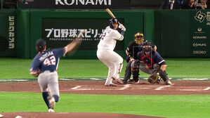 홈런 4방 '쾅' 비행기 세리머니&hellip;17년 만에 1차전 승리