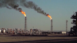 '펑' 정유공장&middot;유조선에 미사일&hellip;국제유가 폭등