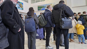 히잡 벗은 이란 여대생 탈출기&hellip;"나흘간 한숨도 못 잤다"