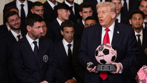 메시 불러놓고 "항복 아니면 죽음뿐"&hellip;메시 표정 보니