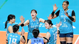 '실바 3년 연속 1천득점' GS칼텍스, 도로공사 잡고 4위 도약