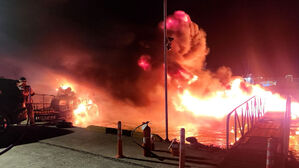 한밤 거제 대포항 선박서 화재&hellip;순찰 해경이 신고&middot;진화