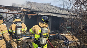 김제 한 주택서 불&hellip;대피하던 거주자 1명 화상