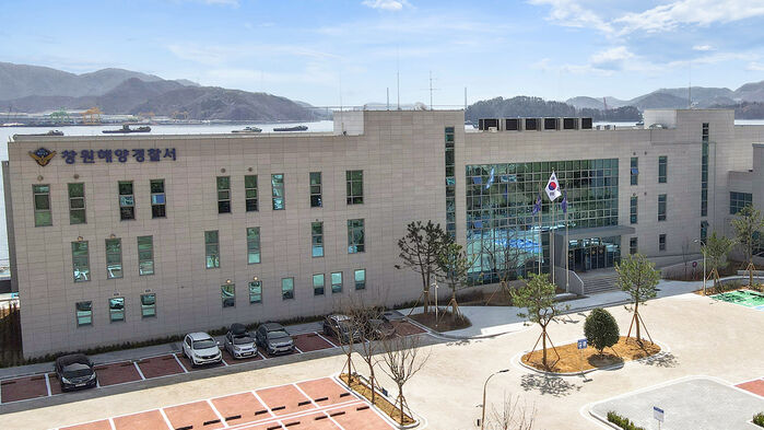 고성 앞바다에 "사람이 떠 있다"&hellip;가보니 부패한 시신