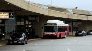"즉각 대피하라" 활주로로 쏟아져 나온 2천 명&hellip;대혼란 