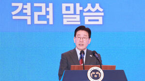 이 대통령, 패럴림픽 스노보드 동메달 이제혁 축하