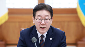 이 대통령 "비상한 각오로 선제 대응&hellip;석유 최고가격제 신속 시행"