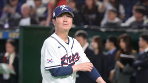 류지현 감독 "선수들과 미팅&hellip;분하지만 긍정적 생각으로 나선다"