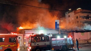 군산 싱크대 공장서 불&hellip;인명 피해 없어