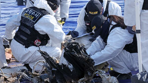 1년 지나도 발견되는 유해&hellip;제주항공 참사 수습 도마 위에