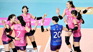 프로배구 흥국생명, 기업은행 제압&hellip;3위 사수 가능성 커져