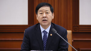 구윤철 "최고가격제 2주 단위로 시행&hellip;1,800원이면 해제"