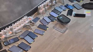 '국내 번호 둔갑' 변작기 181대 설치&hellip;보이스피싱 가담 15명 송치