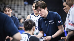 '나이지리아 격파' 여자농구 박수호 감독 "수비 변형 주효했다"