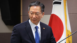 정성호 법무 "검사들에 공소 취소 말한 적 없어&hellip;황당한 음모론"