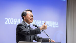 의결권 자문사 ISS&middot;글래스루이스 "진옥동 신한 회장 선임 찬성"