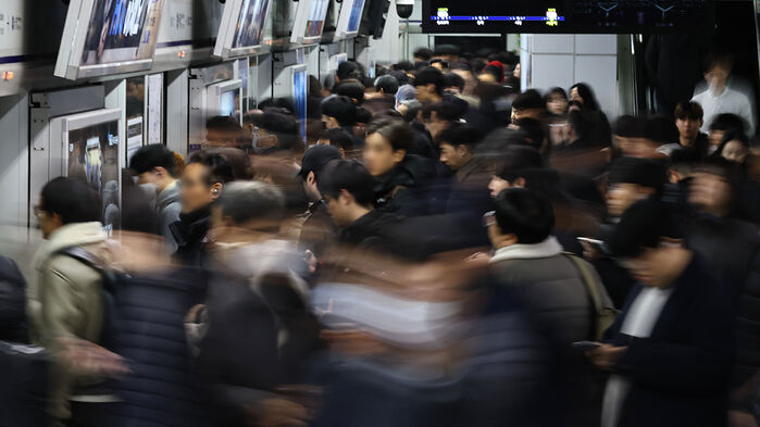 폐암&middot;위암 다 제쳤다&hellip;"50대부터 증가세" 남성암 1위