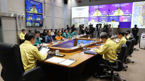 정부, 광화문 BTS 컴백 안전 관리 총력&hellip;인파 위기 경보 발령