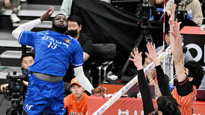 봄 배구 향방 오리무중&hellip;한국전력&middot;GS칼텍스, 나란히 승전고