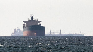 "목숨 걸었다"&hellip;그리스 선박 10척 호르무즈 통과한 방법