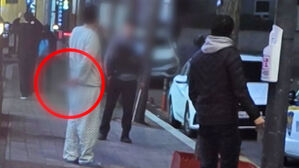 안산 지하철역 근처 흉기 난동&hellip;"경찰과 대치"