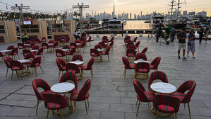 '억만장자들의 도시' 텅텅&hellip;"2주 만에 스산" 대탈출