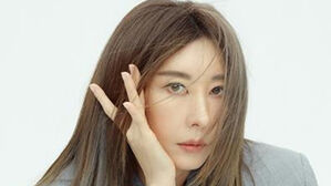 가수 김완선 미등록 기획사 운영 혐의로 검찰 송치