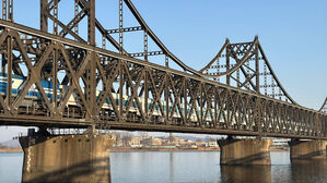 북중 여객열차 양방향 운행 재개&hellip;경제협력 확대 전망